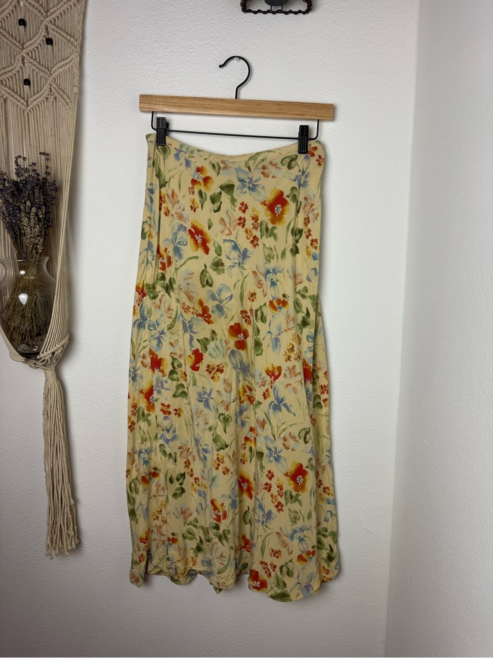 Vintage Cream Floral Midi Skirt with Red and Blue Blooms
